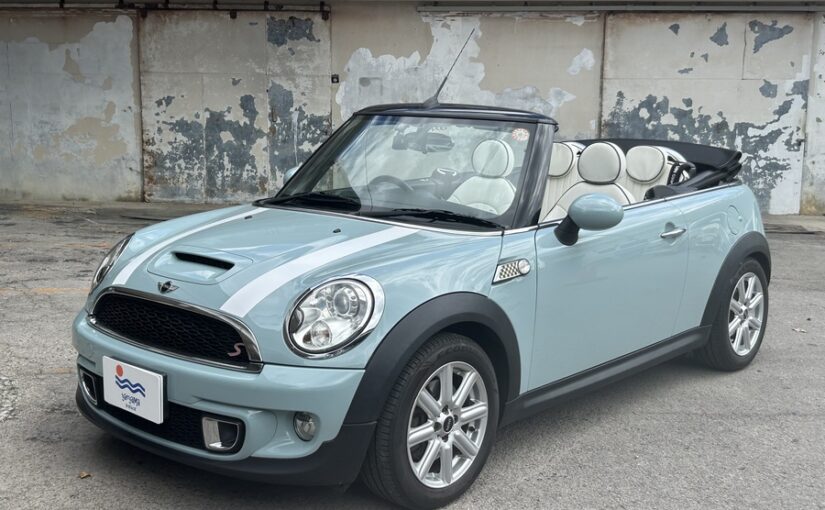 アイスブルー　ミニクーパー　コンバーチブル