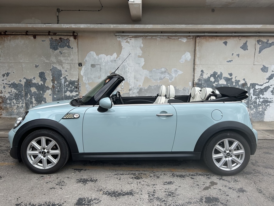 【石垣島・レンタカー】オープンタイプ自動車◆アイスブルーミニクーパーコンバーチブル《最大4名乗り》無料送迎付き（No.r-51）