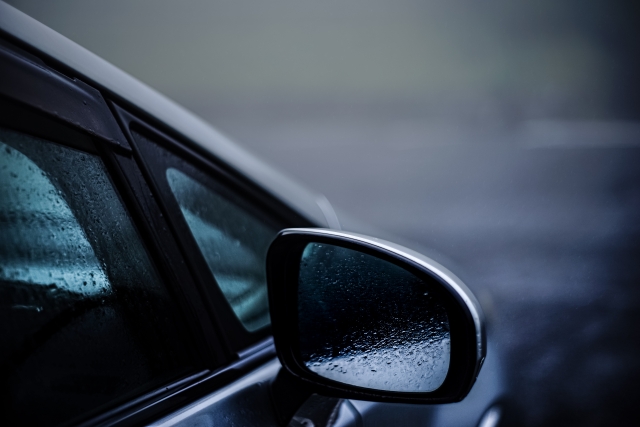 レンタカー　雨