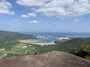 川平湾観光の完全ガイド｜美しい海と絶景スポットを楽しむ方法
